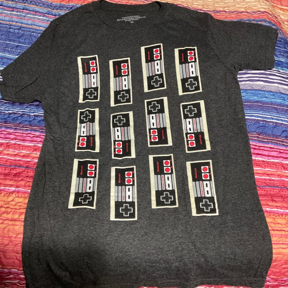 Nintendo Entertainment System t shirt. B59